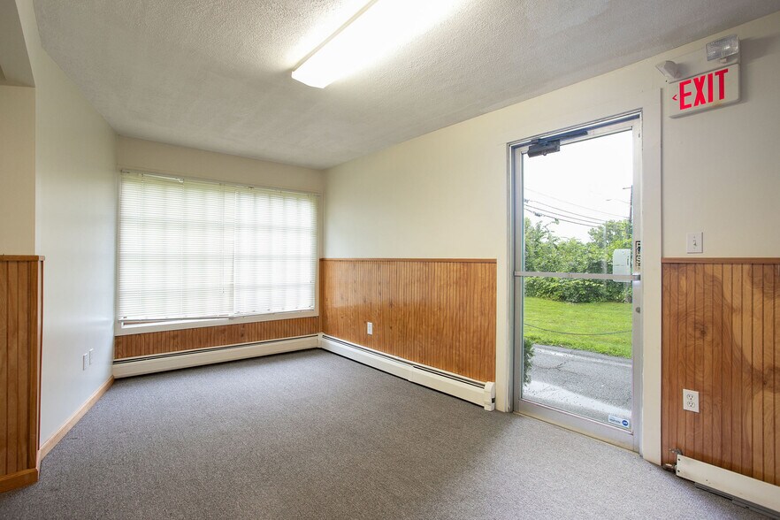 More Photos Of 30 Stockbridge Rd, Great Barrington Office Residential For Lease