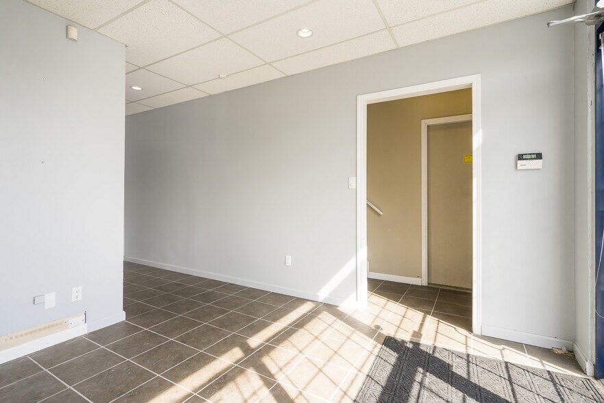 More Photos Of 13761 116 Ave, Surrey Flex For Lease