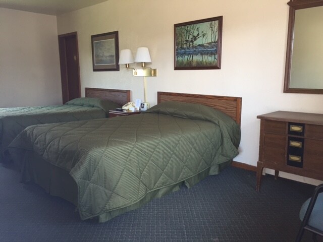 More Photos Of 100 Silver St, Hurley Hotel For Sale