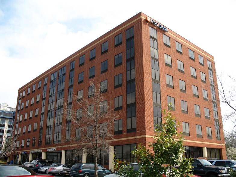 6196 Oxon Hill Rd, Oxon Hill, MD 20745 Medical Office For Lease