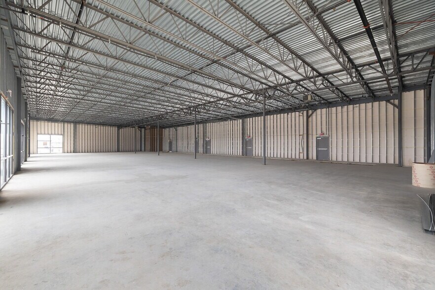 More Photos Of 9179 FM 78, Converse Storefront For Lease