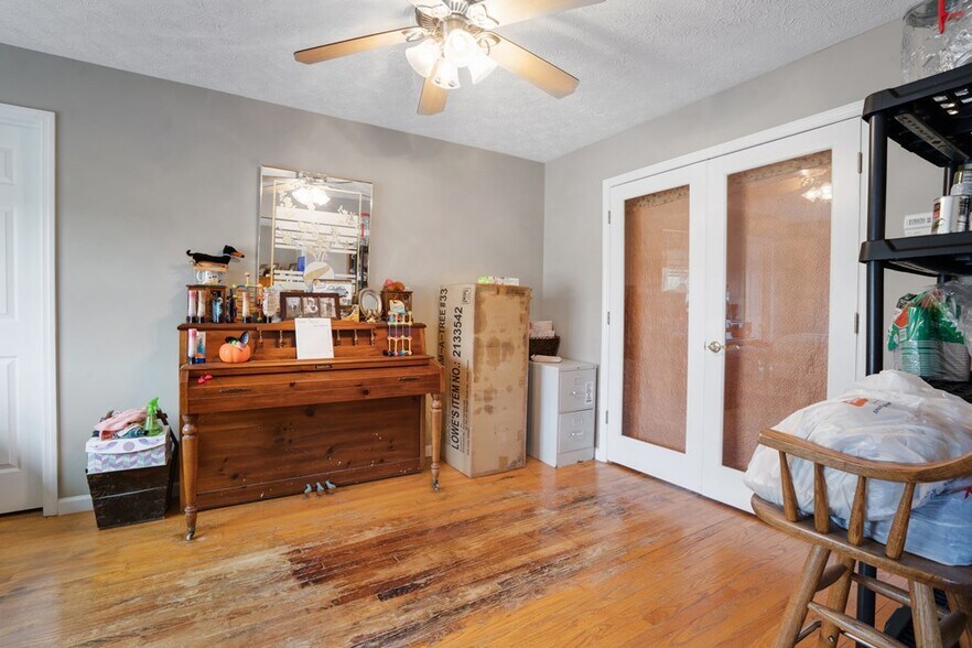 More Photos Of 6 Sanderson St, Hayesville Flex For Sale