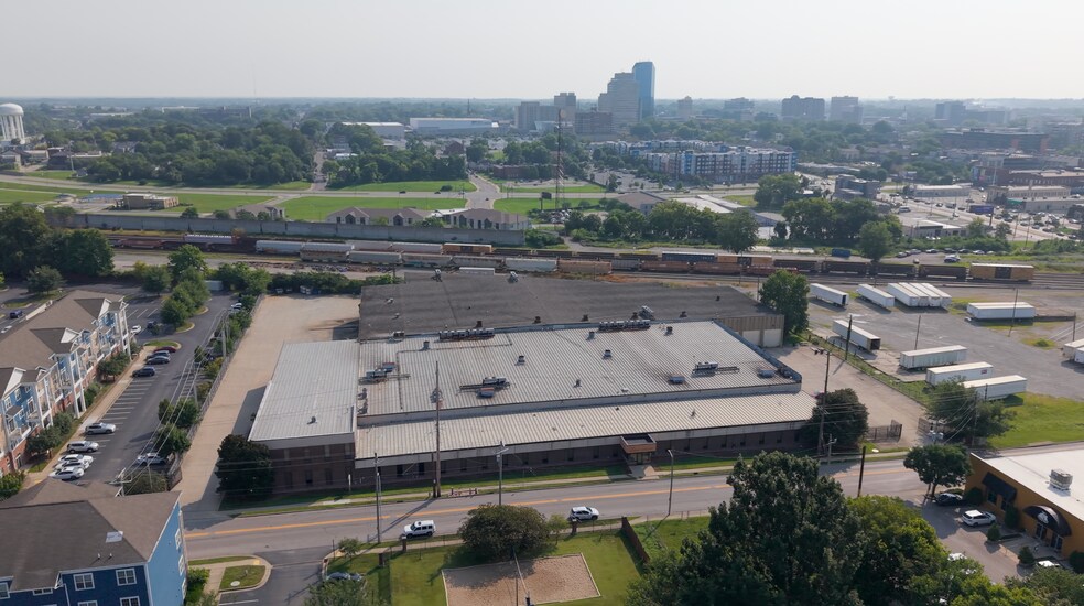 More Photos Of 475 Angliana Ave, Lexington Warehouse For Lease