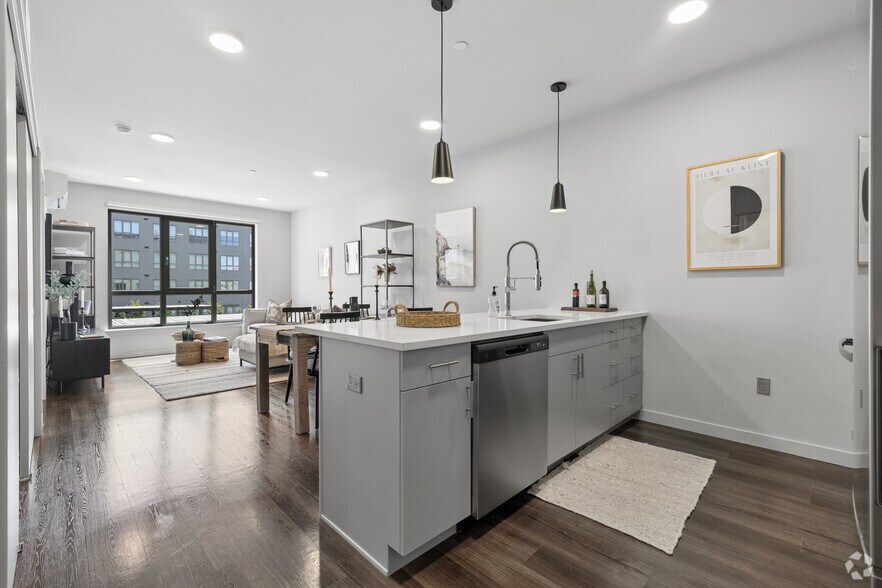 More Photos Of 10 Monroe St, Norwalk Apartments For Lease
