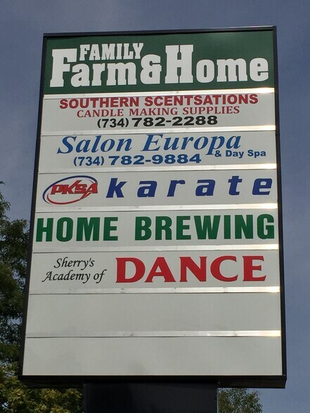 More Photos Of 27313-27419 Telegraph Rd, Flat Rock Freestanding For Lease