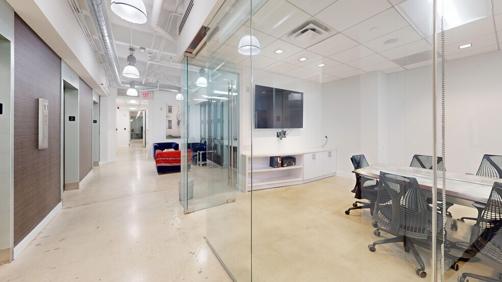 More Photos Of 66-68 W Flagler St, Miami Loft Creative Space For Lease