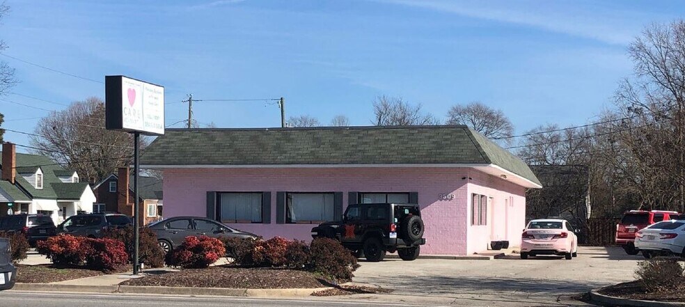 Primary Photo Of 3509 Boulevard, Colonial Heights Freestanding For Lease