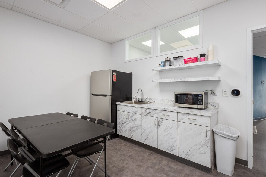 More Photos Of 2404 4th St, Cuyahoga Falls Office For Sale