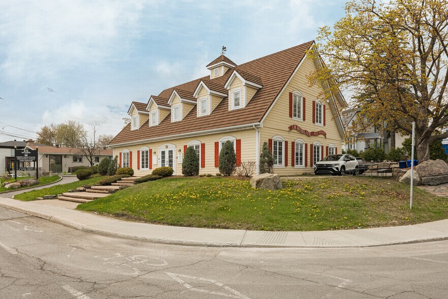 More Photos Of 675 Boul Samson, Laval Office For Sale