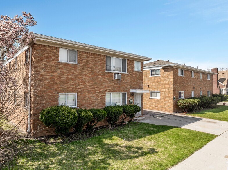 More Photos Of 4470-4480 E Outer Dr, Detroit Apartments For Sale