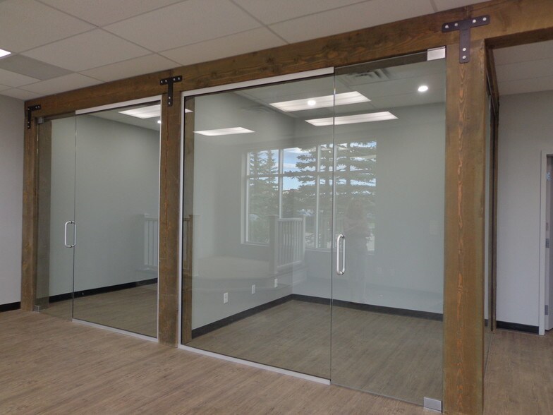 More Photos Of 3500-3520 114th Ave SE, Calgary Warehouse For Lease