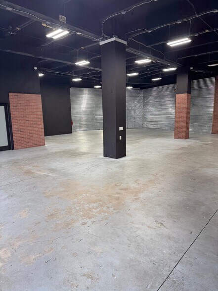 More Photos Of 18319-18321 W Dixie Hwy, North Miami Beach General Retail For Lease