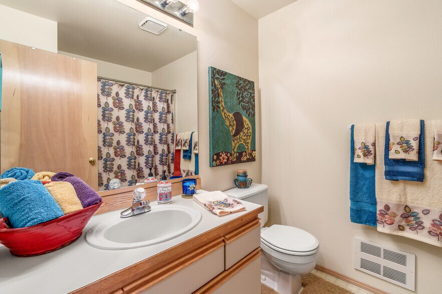 More Photos Of 5911 200th St SW, Lynnwood Apartments For Sale
