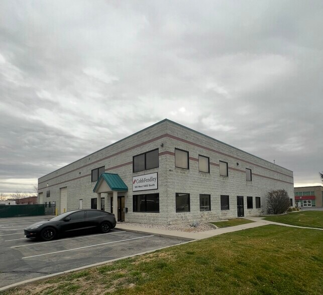 More Photos Of 585-597 W 9400 S, Sandy Warehouse For Lease