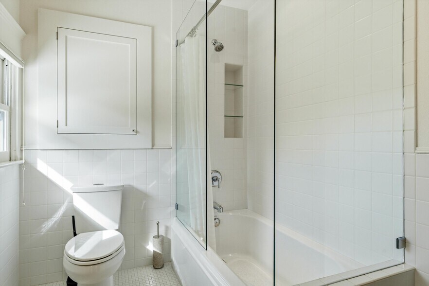 More Photos Of 340 NW 7th St, Corvallis Office Residential For Sale