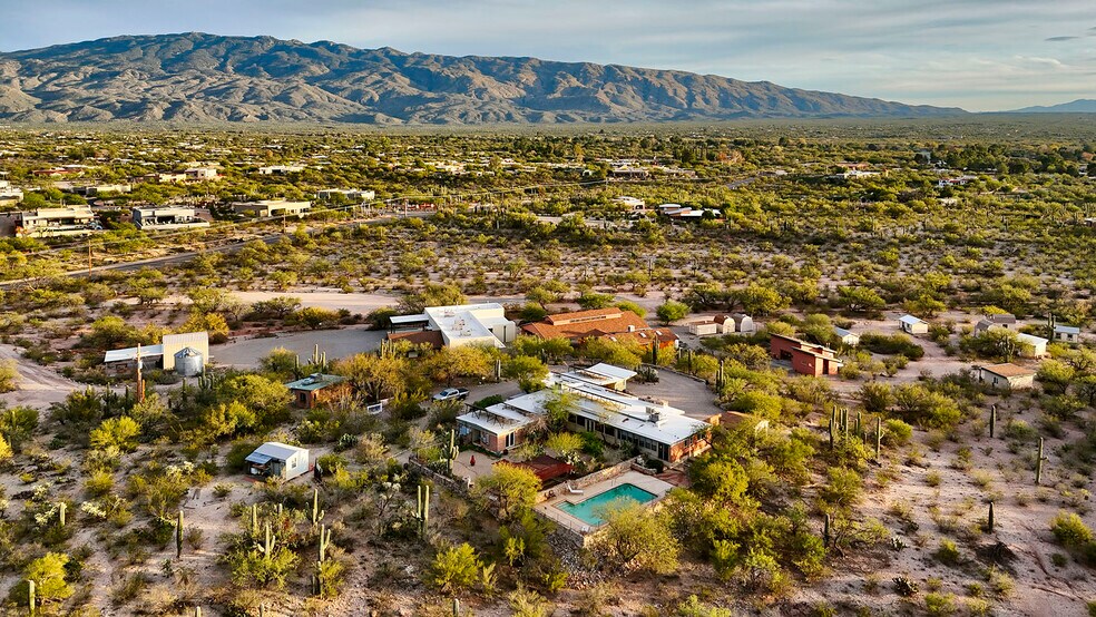 More Photos Of 2751 N Soldier Trl, Tucson Specialty For Sale