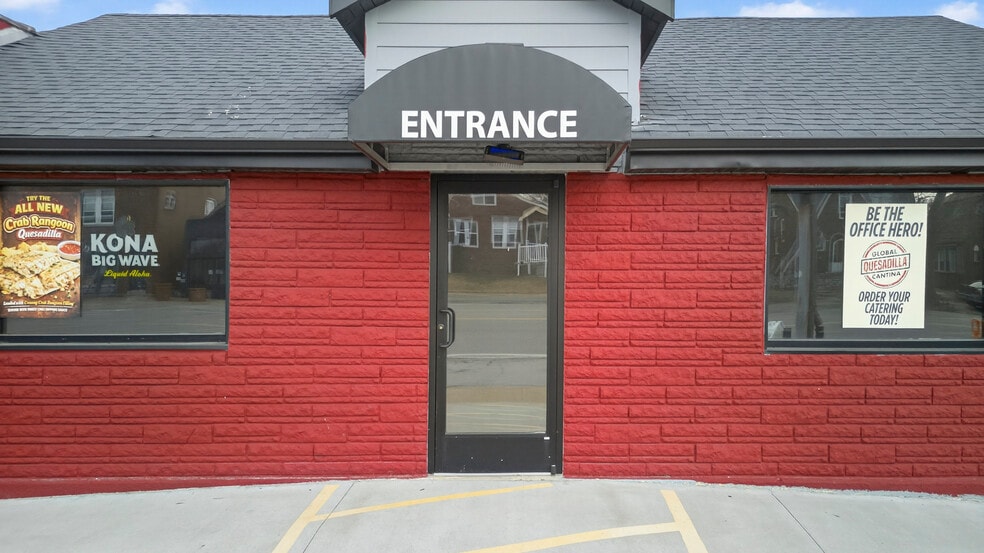 More Photos Of 8713 Gravois Rd, Saint Louis Restaurant For Sale