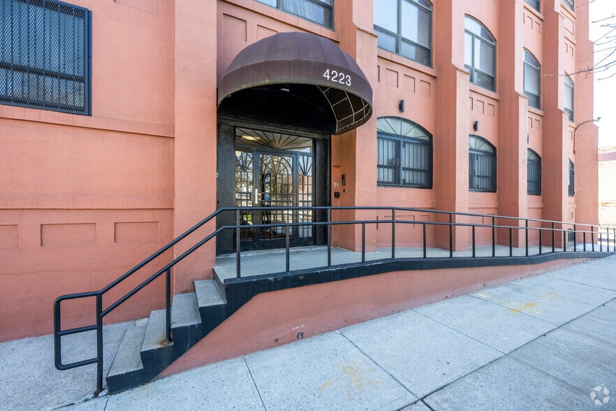 More Photos Of 4223 1st Ave, Brooklyn Warehouse For Lease
