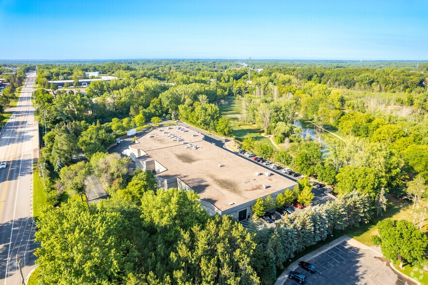 More Photos Of 5852-5870 Baker Rd, Minnetonka Unknown For Lease