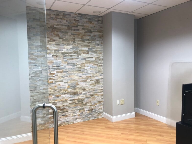 More Photos Of 45 Essex St, Millburn Bank For Lease