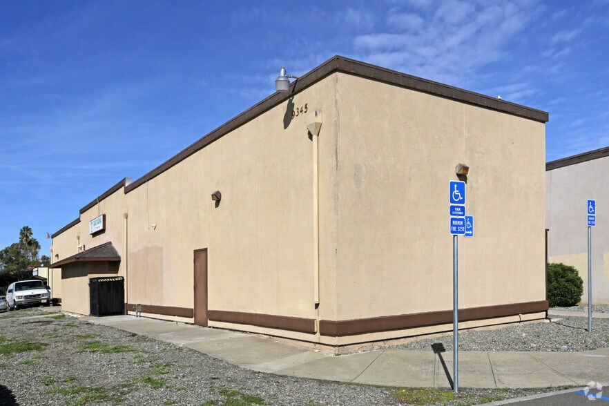 More Photos Of 9345 La Riviera Dr, Sacramento Freestanding For Sale