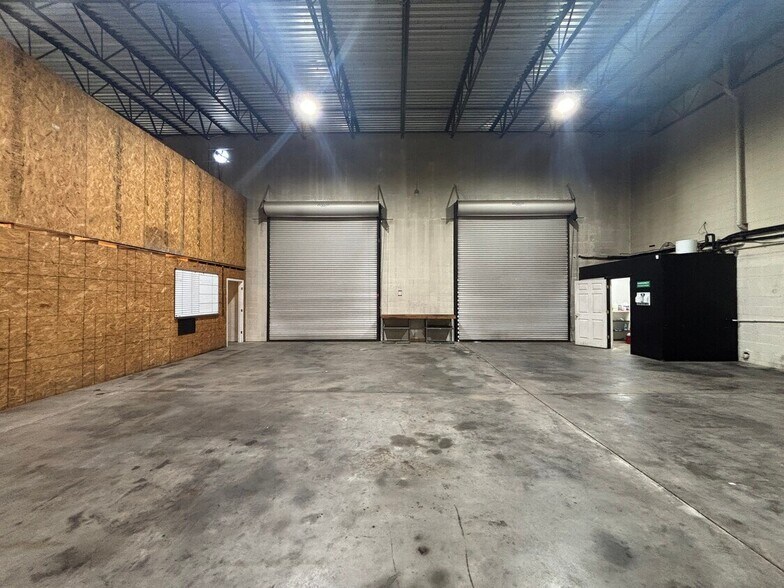 More Photos Of 4214 North Point Blvd SE, Dundalk Warehouse For Lease