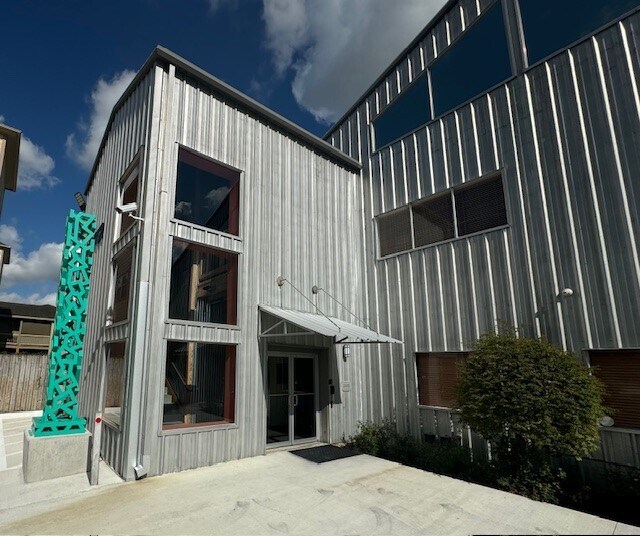 More Photos Of 5712 Val Verde St, Houston Loft Creative Space For Sale
