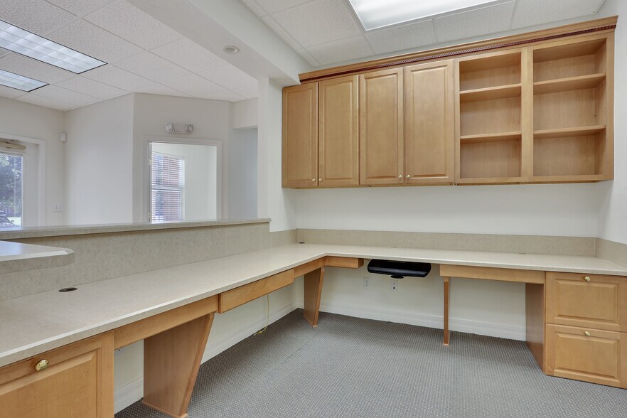 More Photos Of 4711 NW 53rd Ave, Gainesville Medical For Lease