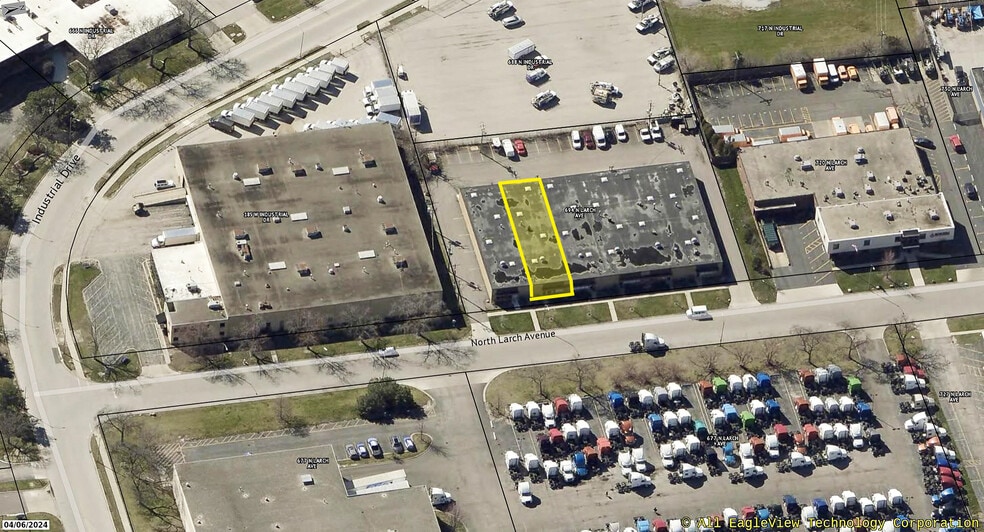 More Photos Of 694-704 N Larch Ave, Elmhurst Warehouse For Lease