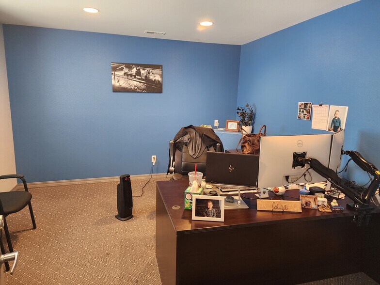 More Photos Of 541 E Garden Dr, Windsor Light Distribution For Sale