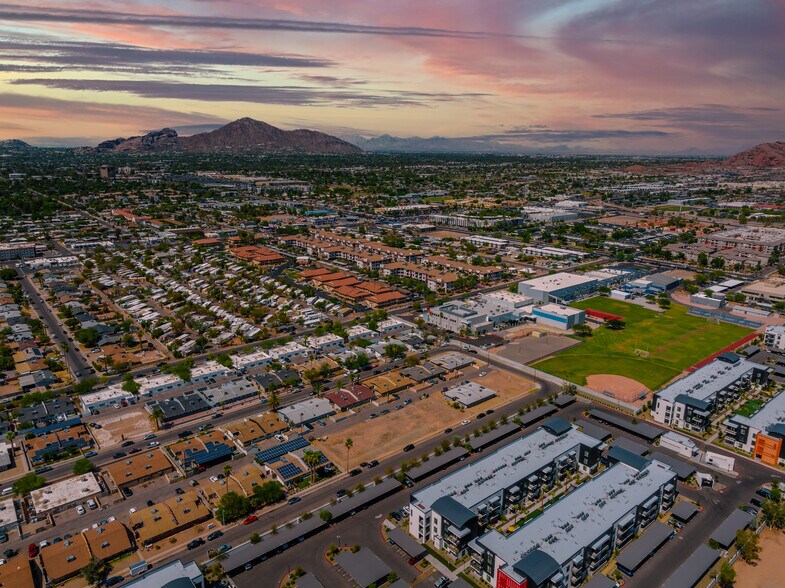 More Photos Of 4121 E Moreland St, Phoenix Apartments For Sale