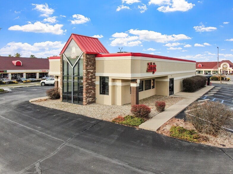 Primary Photo Of 954 E Main St, Greenwood Fast Food For Sale