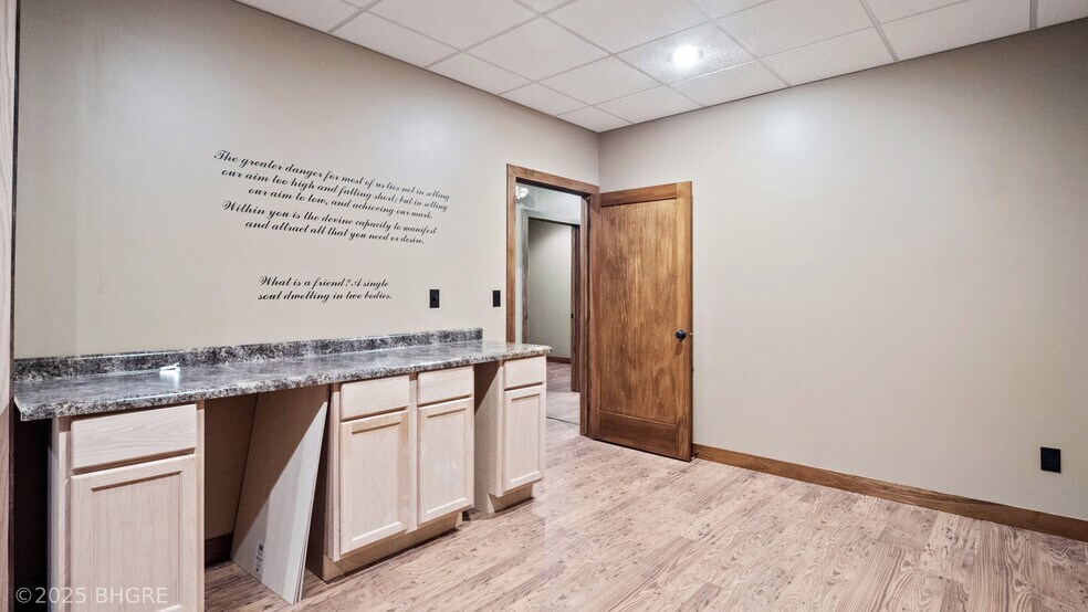 More Photos Of 202 S 9th St, Indianola Storefront For Sale