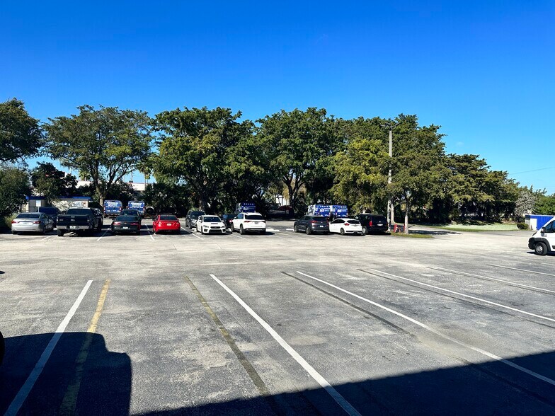 More Photos Of 2250 N Andrews Ave, Pompano Beach Warehouse For Lease