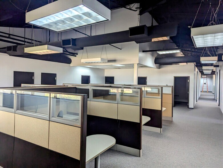 More Photos Of 3600 William D Tate Ave, Grapevine Medical For Lease