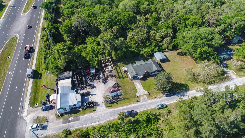More Photos Of 6115 Adams St, Gibsonton Auto Repair For Sale