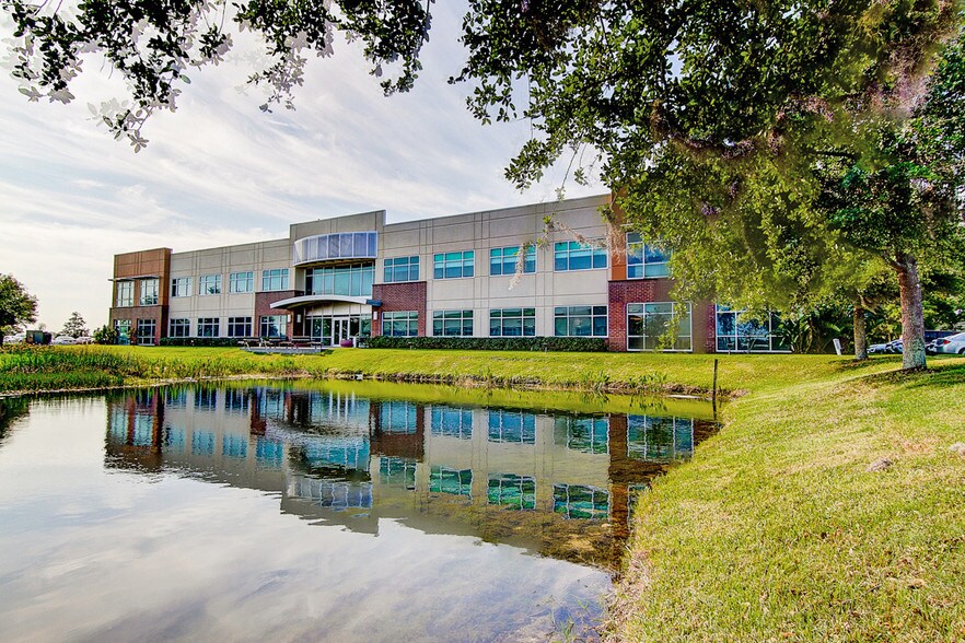 More Photos Of 4592 Ulmerton Rd, Clearwater Office For Lease