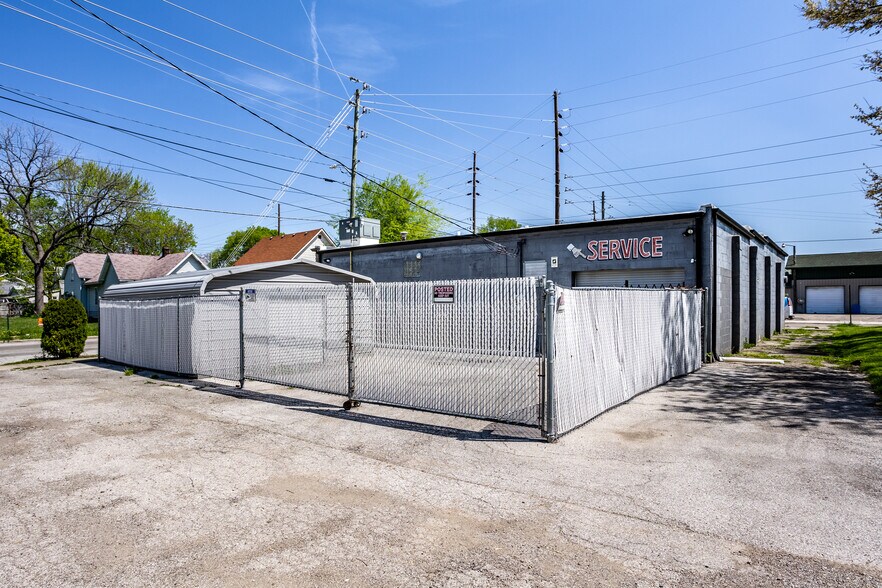 More Photos Of 502 S Keystone Ave, Indianapolis Light Manufacturing For Sale