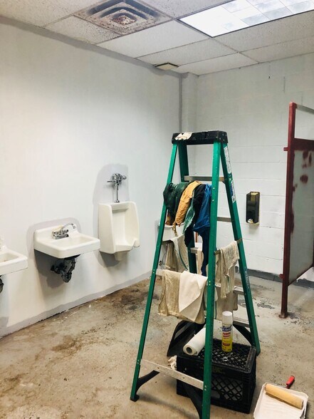 More Photos Of 100 Carney St, Glen Cove Manufacturing For Sale