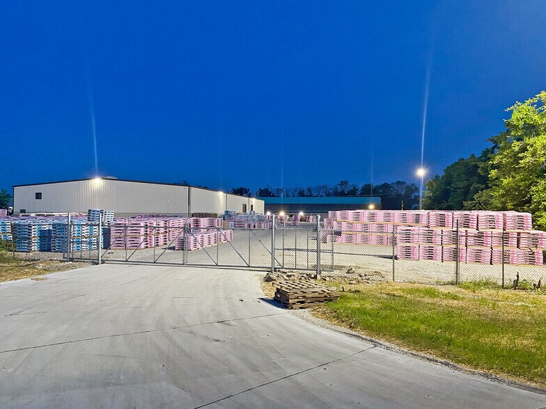 Primary Photo Of 3672 Highway 111, Granite City Warehouse For Sale