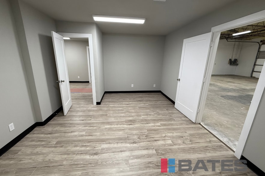 More Photos Of 2815 National Dr, Garland Distribution For Lease