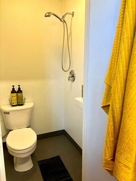 More Photos Of 6261 W Hardscrabble Mesa Rd, Pine Freestanding For Sale