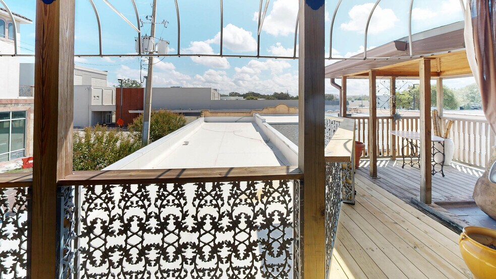 More Photos Of 2020 N Orange Ave, Orlando Storefront Retail Office For Sale