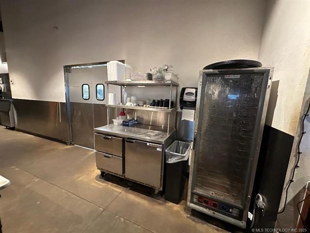 More Photos Of 207 Commerce Dr, Wewoka Restaurant For Sale