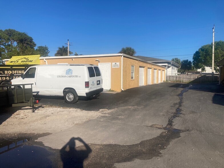 More Photos Of 47 Front St, Marco Island Self Storage For Lease