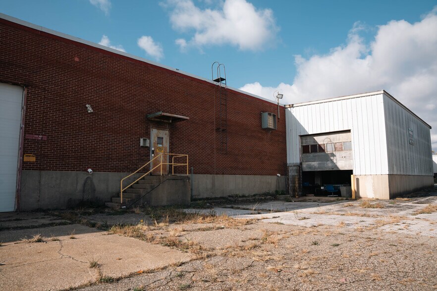 More Photos Of 1185 E Keating Ave, Muskegon Manufacturing For Sale