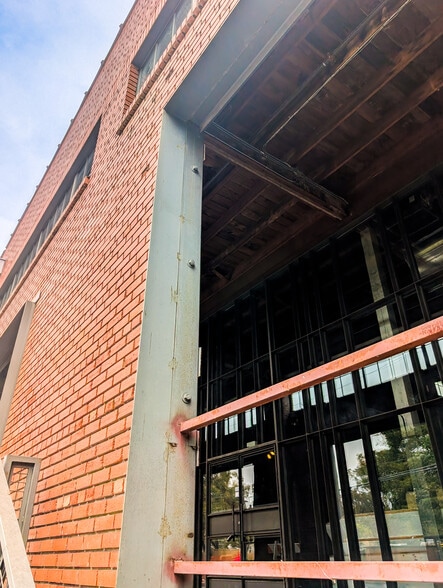 More Photos Of 203 E Jones Ave, San Antonio Office For Lease