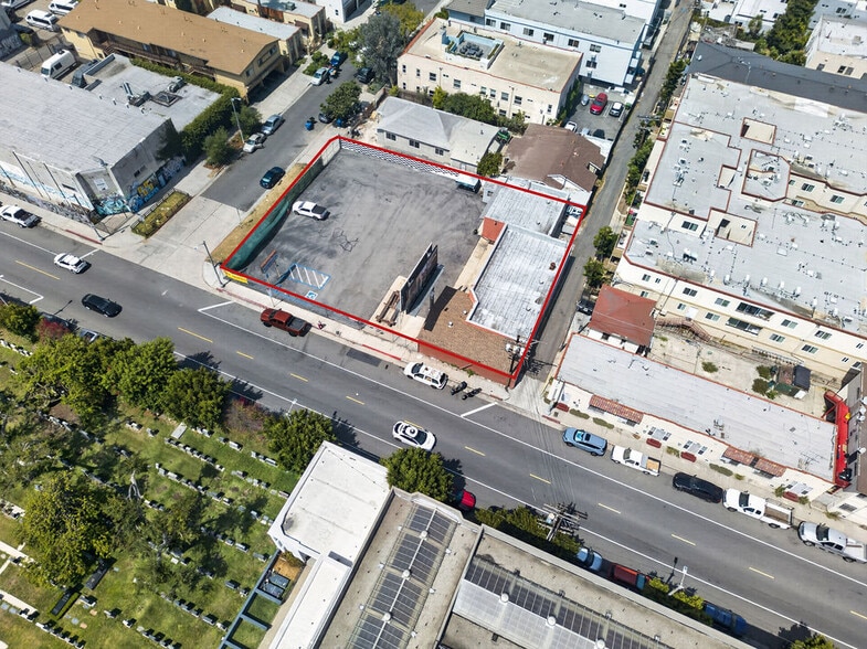 More Photos Of 959 Gower St, Los Angeles Auto Repair For Lease