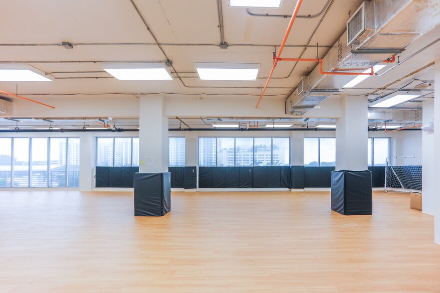 More Photos Of 1720 Harrison St, Hollywood Office Residential For Sale