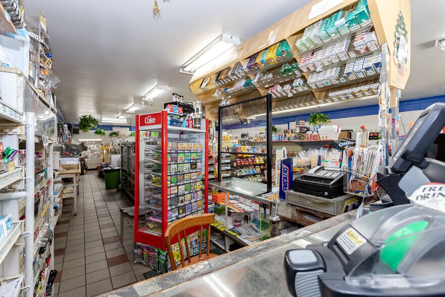 More Photos Of 1401 S Whitford Rd, West Chester Storefront Retail Residential For Sale
